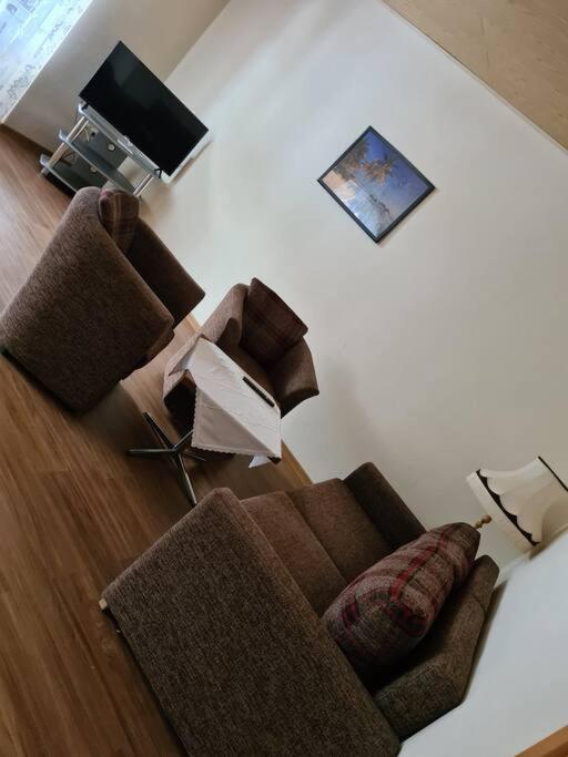 Gemuetliche Ferienwohnung Am Waldrand Elgersburg Bagian luar foto