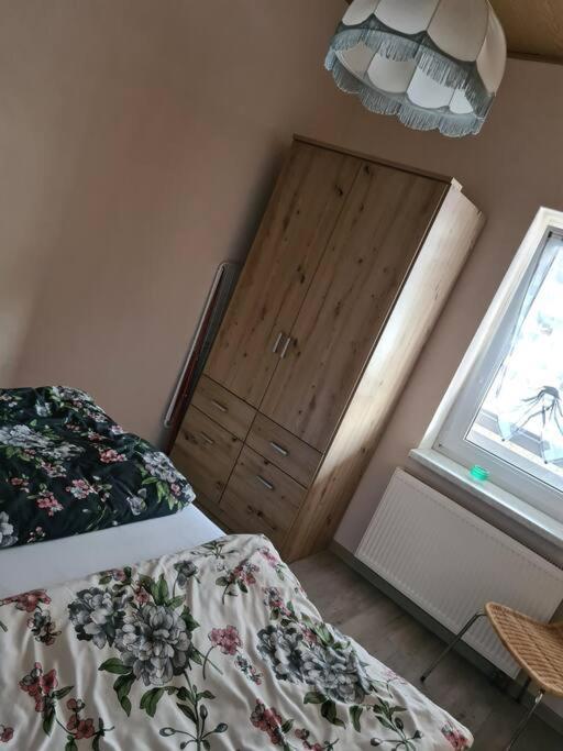 Gemuetliche Ferienwohnung Am Waldrand Elgersburg Bagian luar foto